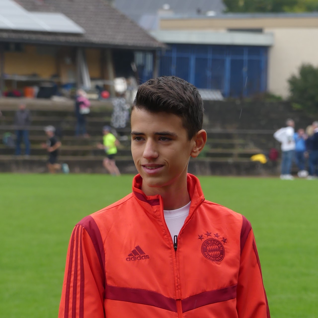 Bild vom 13. Benefizlauf im Jahr 2022. Dies ist das 550. Bild.